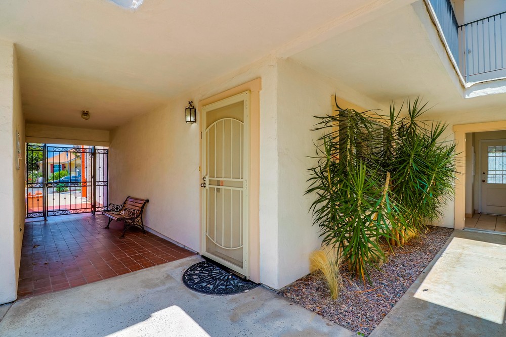 Virtual tour photo 5 of 31 for 4239 Cleveland Ave UNIT 1