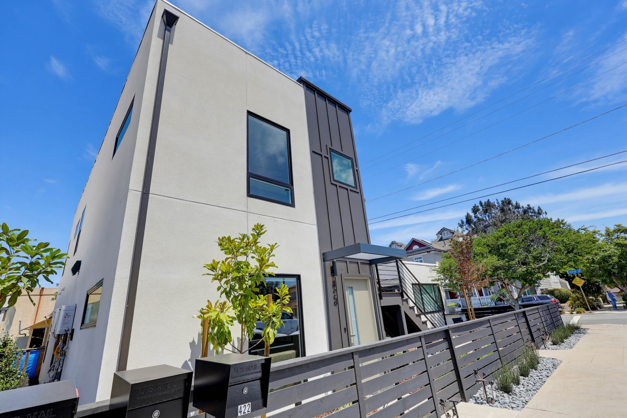 Virtual tour photo 3 of 38 for 424 Arbor Dr