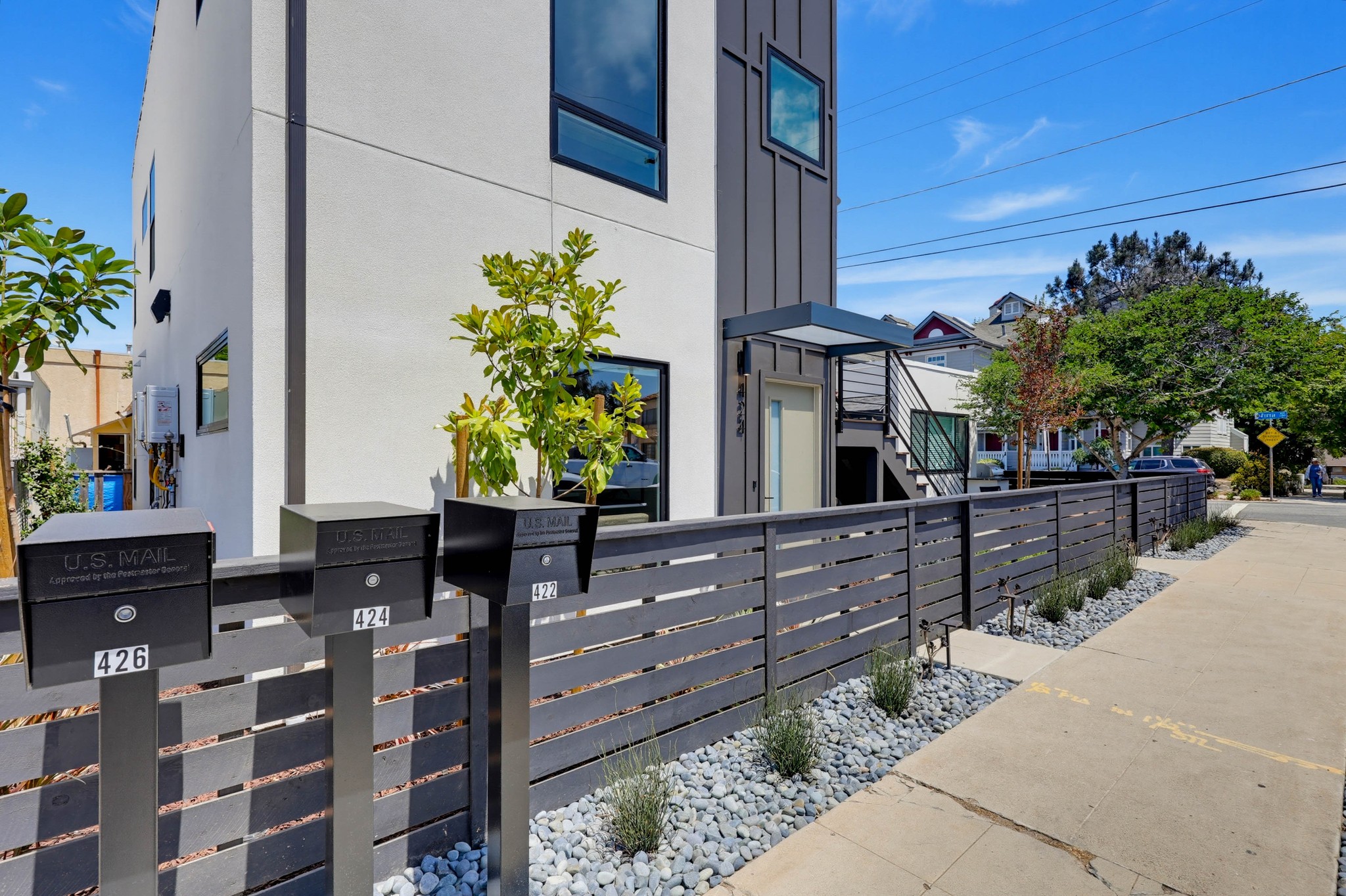 Virtual tour photo 4 of 38 for 424 Arbor Dr