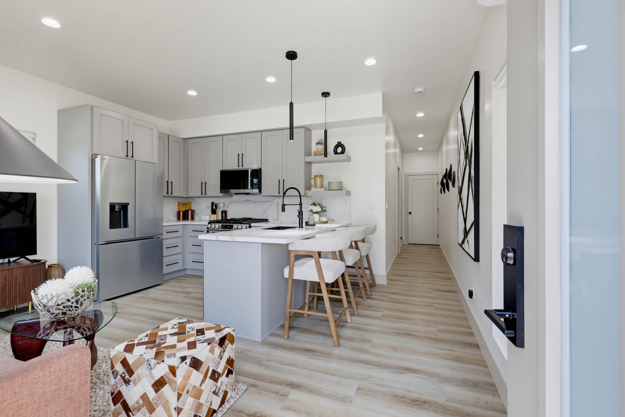 Virtual tour photo 12 of 38 for 424 Arbor Dr