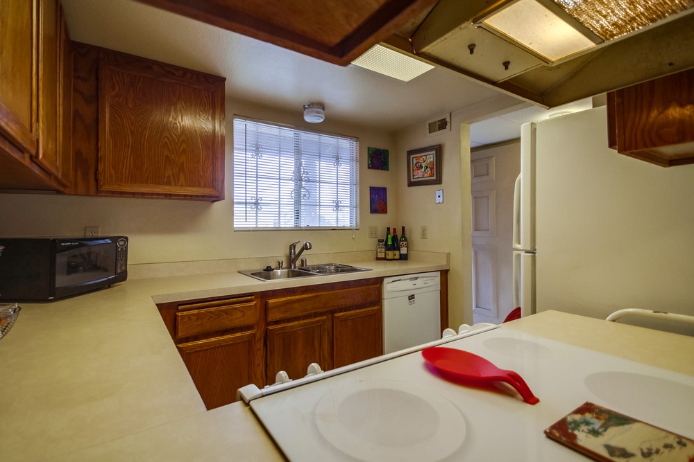Virtual tour photo 23 of 38 for 4240 Menlo Ave #13