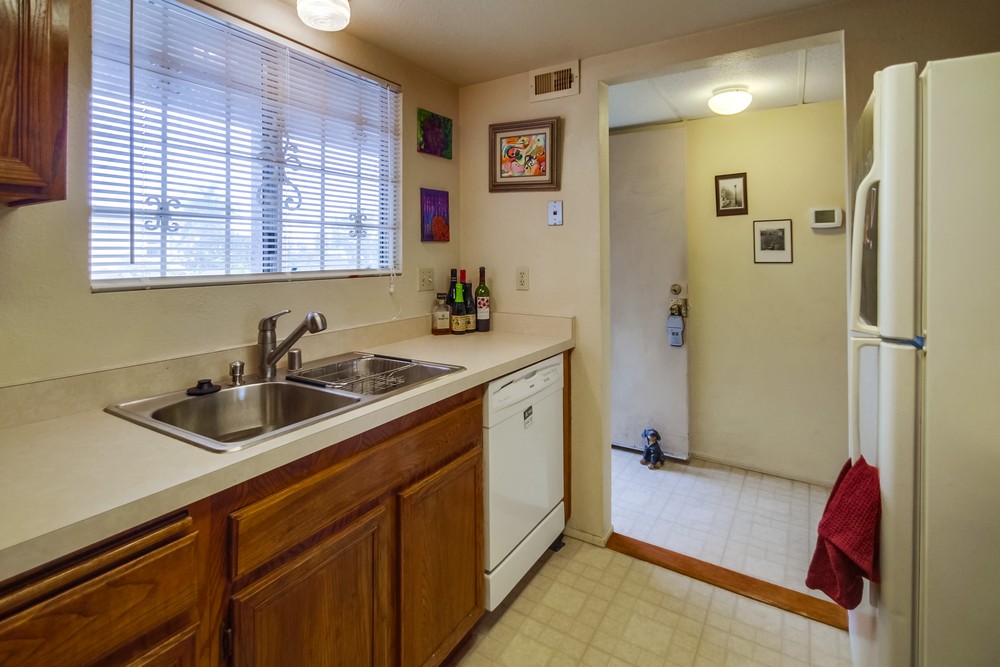 Virtual tour photo 28 of 38 for 4240 Menlo Ave #13