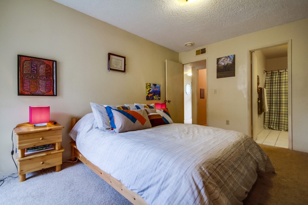 Virtual tour photo 32 of 38 for 4240 Menlo Ave #13