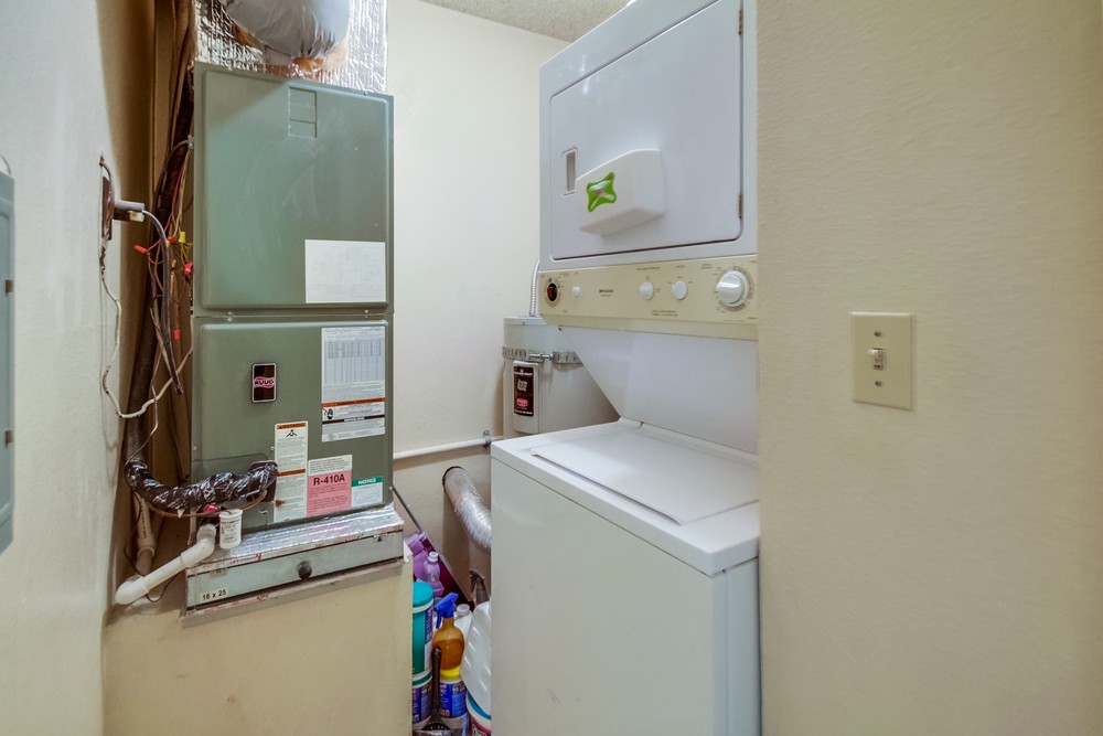 Virtual tour photo 37 of 38 for 4240 Menlo Ave #13
