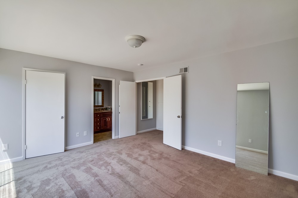 Virtual tour photo 23 of 37 for 4241 Rous Street