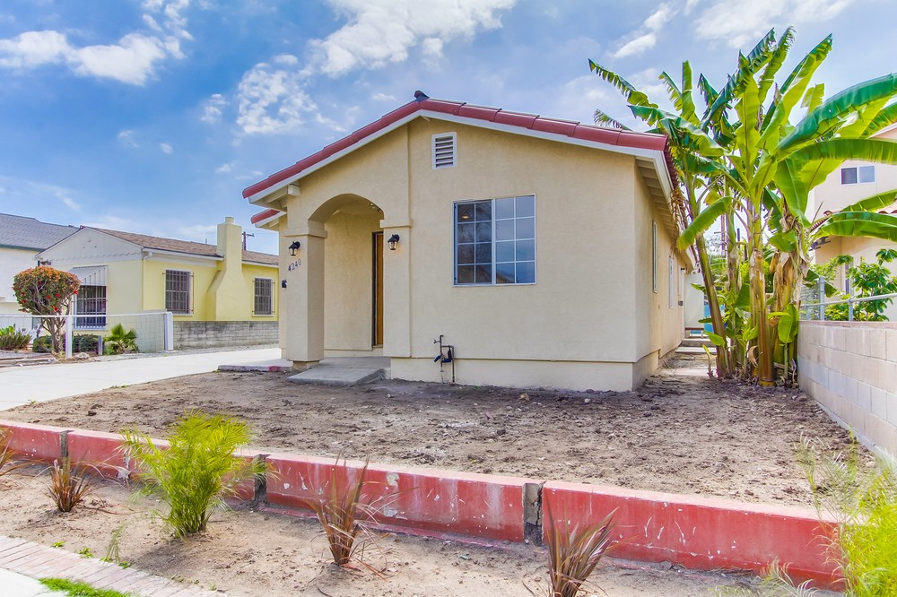 Virtual tour photo 3 of 39 for 4242 47th Street