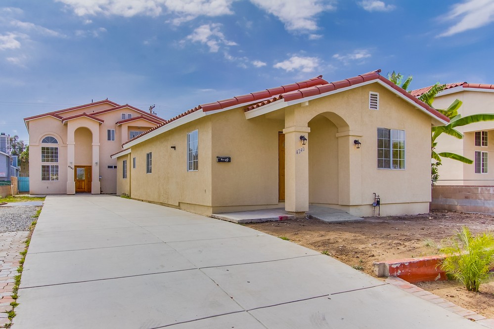 Virtual tour photo 4 of 39 for 4242 47th Street