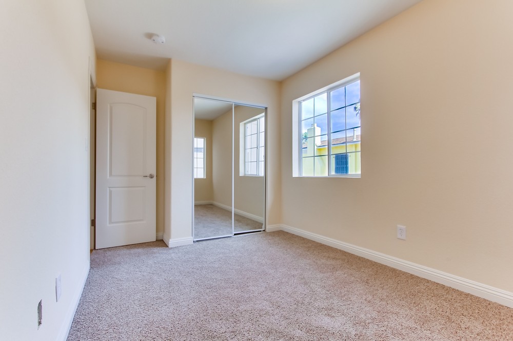 Virtual tour photo 14 of 39 for 4242 47th Street