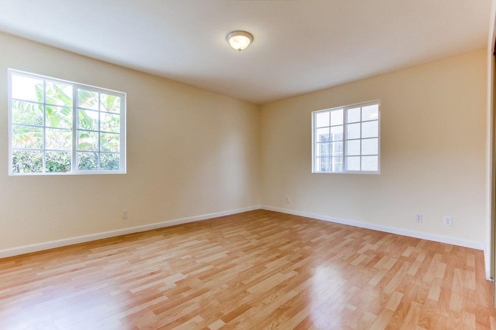 Virtual tour photo 33 of 39 for 4242 47th Street