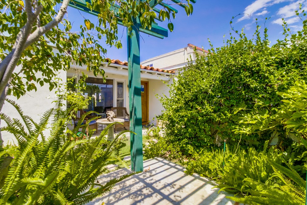 Virtual tour photo 3 of 35 for 4242 Manzanita Dr
