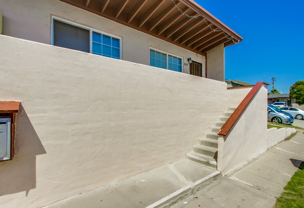 Virtual tour photo 5 of 55 for 4242 Winona Ave