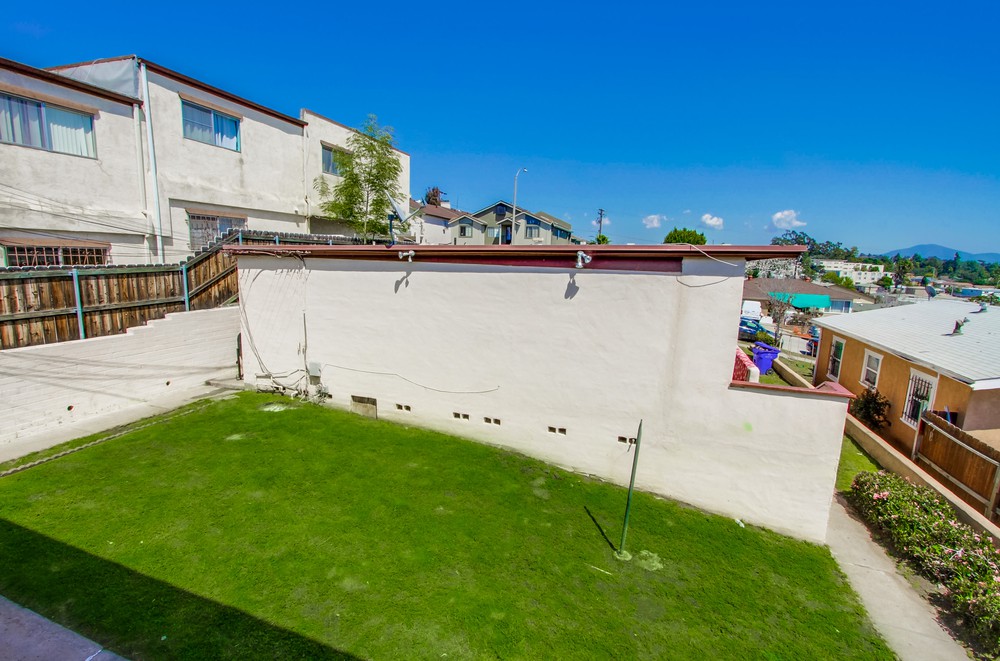 Virtual tour photo 6 of 55 for 4242 Winona Ave