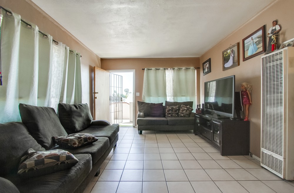 Virtual tour photo 11 of 55 for 4242 Winona Ave