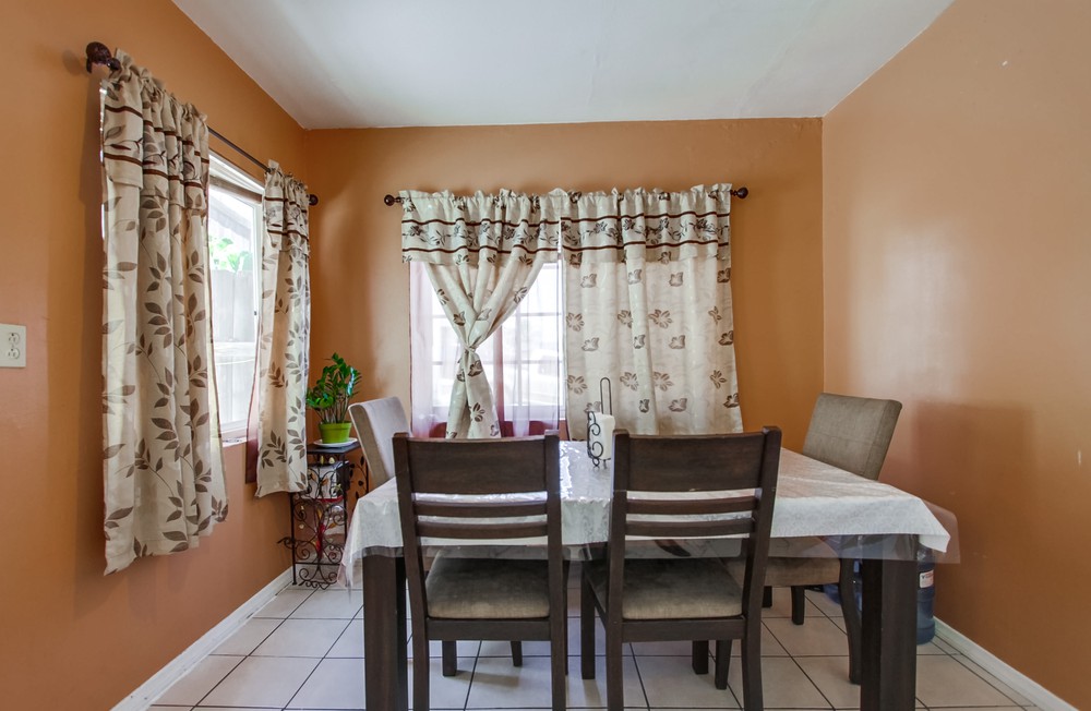 Virtual tour photo 12 of 55 for 4242 Winona Ave