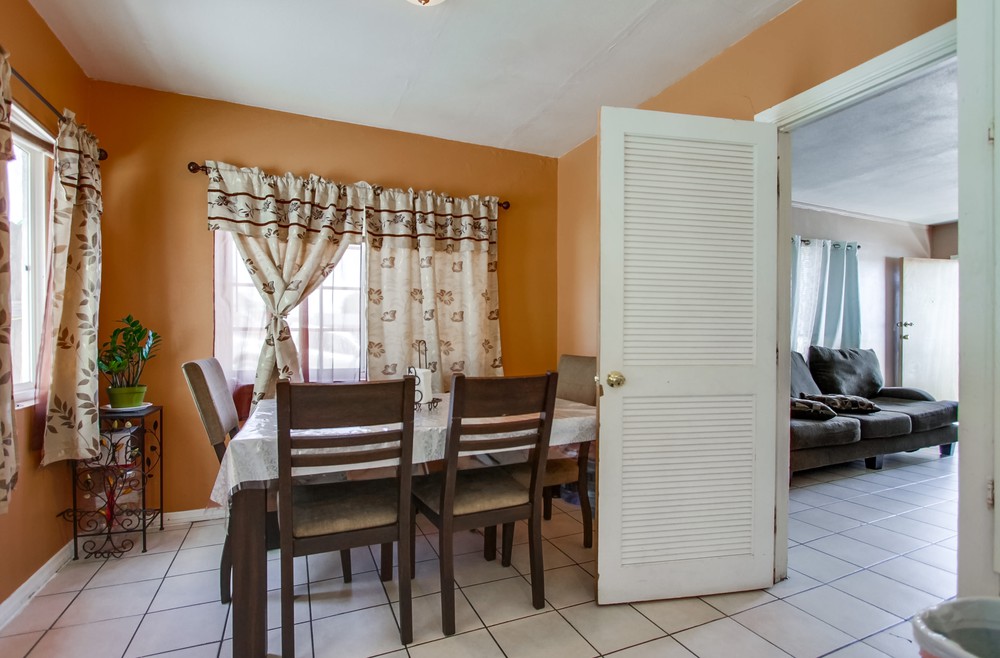 Virtual tour photo 13 of 55 for 4242 Winona Ave