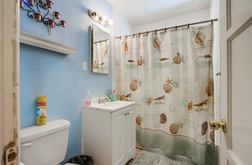 Virtual tour photo 21 of 55 for 4242 Winona Ave