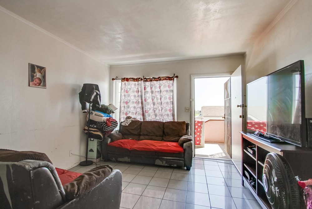 Virtual tour photo 25 of 55 for 4242 Winona Ave