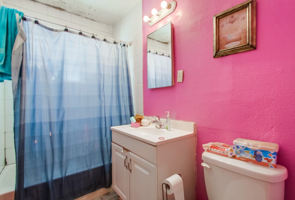 Virtual tour photo 33 of 55 for 4242 Winona Ave