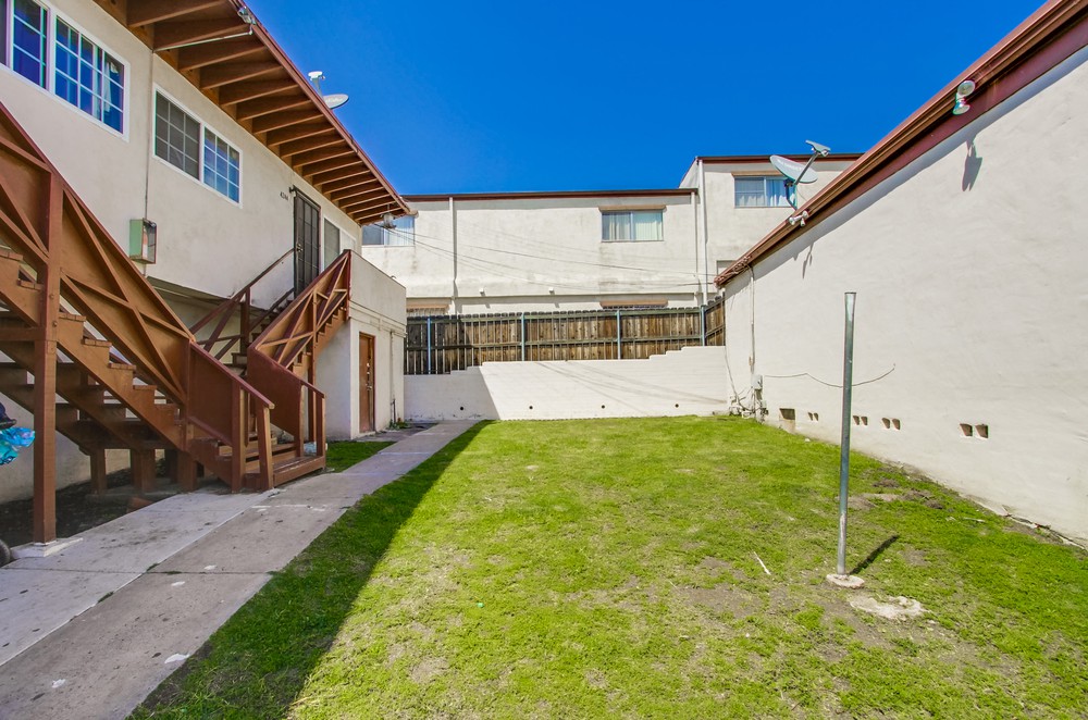 Virtual tour photo 34 of 55 for 4242 Winona Ave