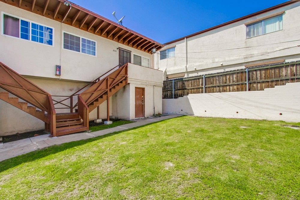 Virtual tour photo 35 of 55 for 4242 Winona Ave