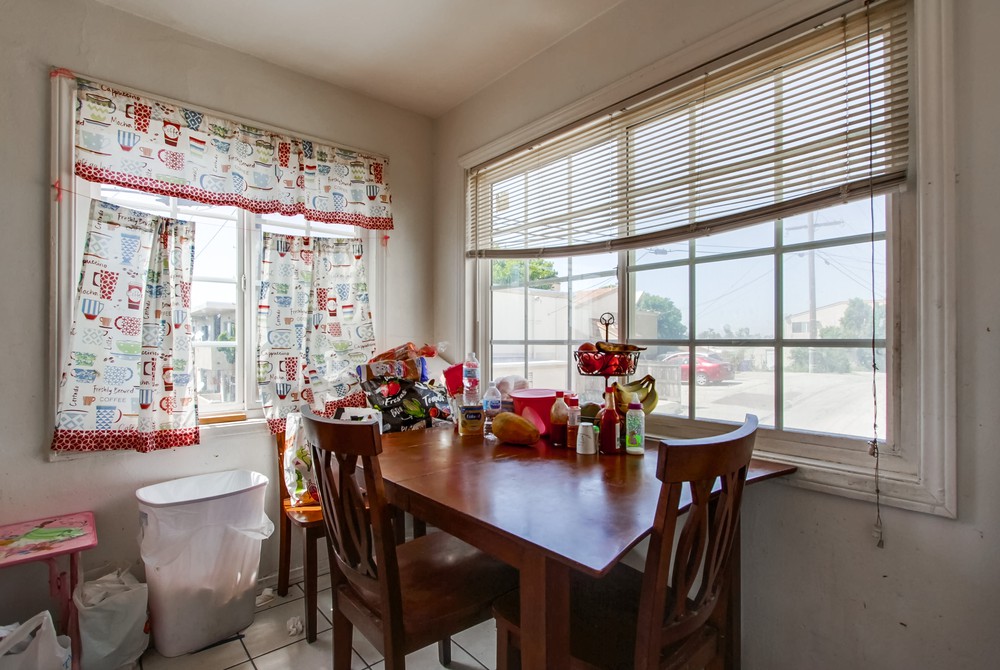 Virtual tour photo 41 of 55 for 4242 Winona Ave