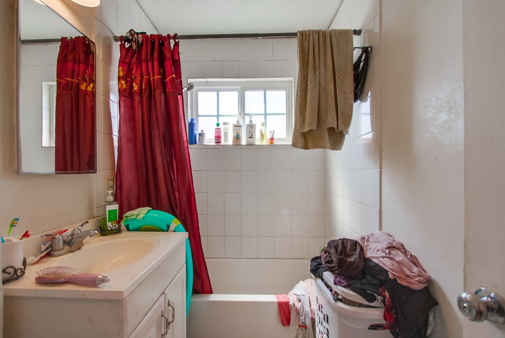 Virtual tour photo 46 of 55 for 4242 Winona Ave