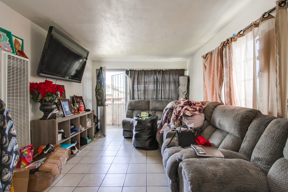 Virtual tour photo 48 of 55 for 4242 Winona Ave