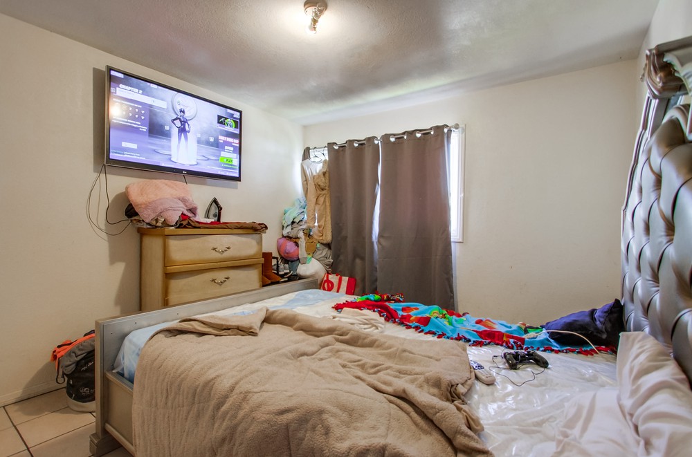 Virtual tour photo 53 of 55 for 4242 Winona Ave