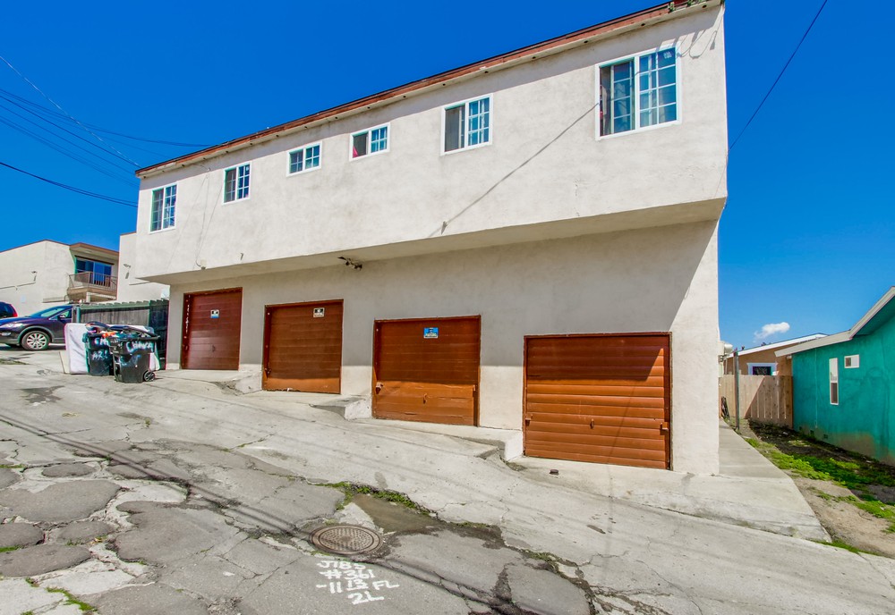 Virtual tour photo 55 of 55 for 4242 Winona Ave
