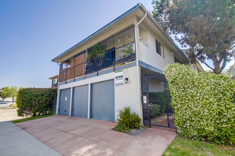 Virtual tour photo 1 of 37 for 4243 Menlo Ave #5