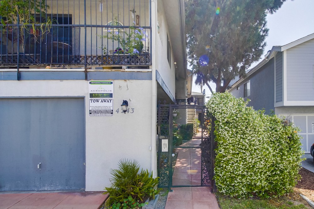 Virtual tour photo 6 of 37 for 4243 Menlo Ave #5