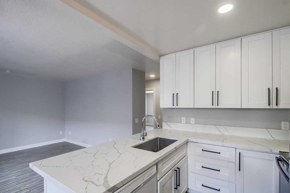 Virtual tour photo 20 of 37 for 4243 Menlo Ave #5