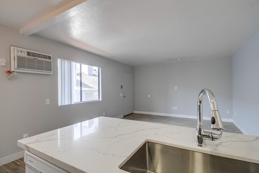 Virtual tour photo 21 of 37 for 4243 Menlo Ave #5