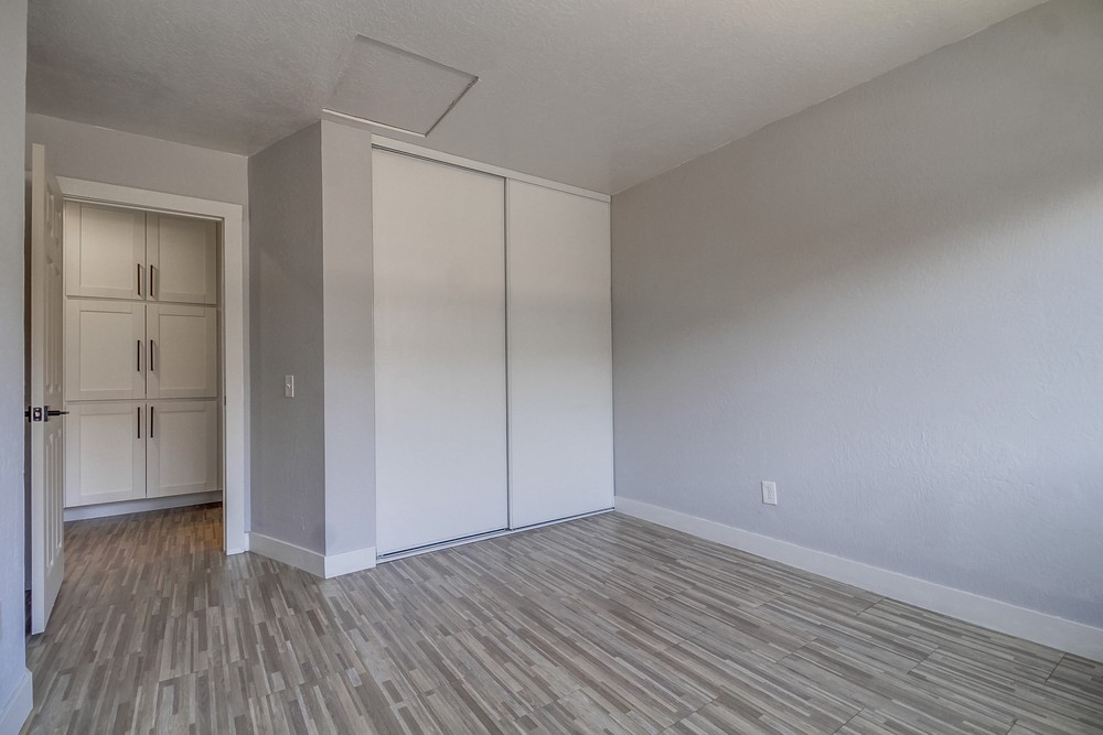 Virtual tour photo 31 of 37 for 4243 Menlo Ave #5