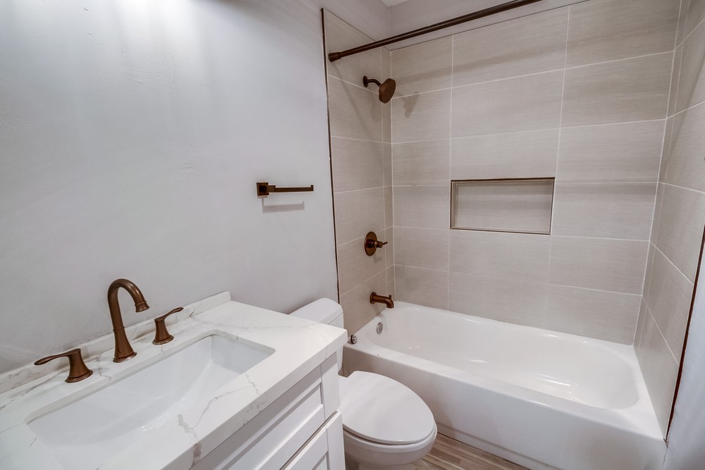 Virtual tour photo 34 of 37 for 4243 Menlo Ave #5