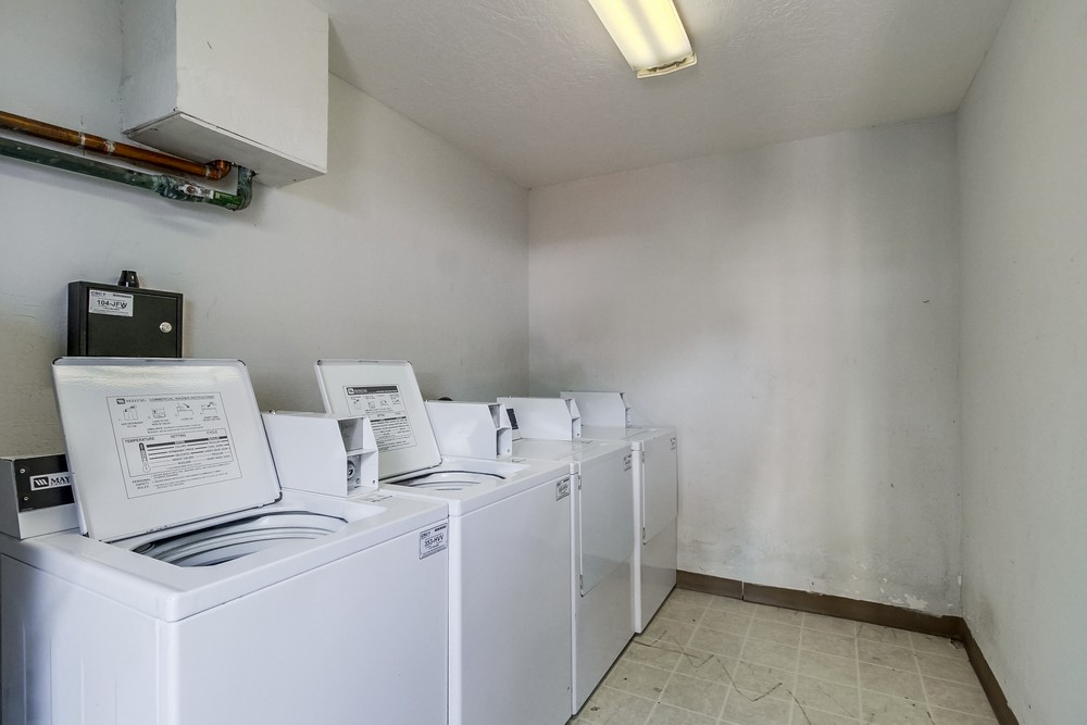 Virtual tour photo 36 of 37 for 4243 Menlo Ave #5