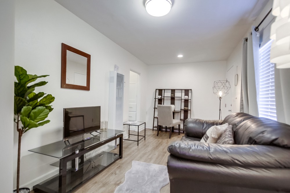 Virtual tour photo 16 of 36 for 4244 1/2 Chamoune Ave #4067