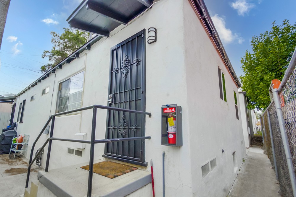 Virtual tour photo 34 of 36 for 4244 1/2 Chamoune Ave #4067