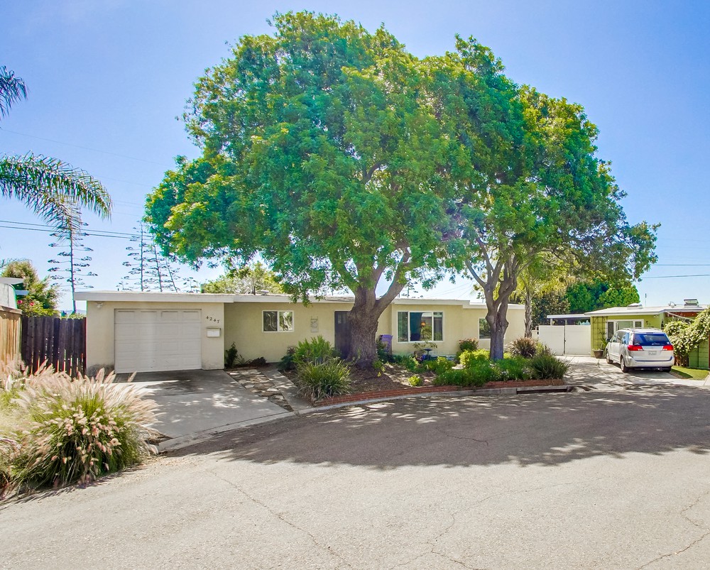 Virtual tour photo 4 of 60 for 4247 View Pl