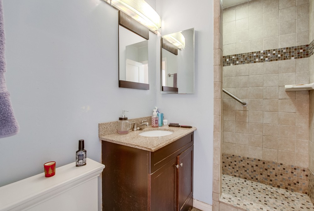 Virtual tour photo 26 of 60 for 4247 View Pl