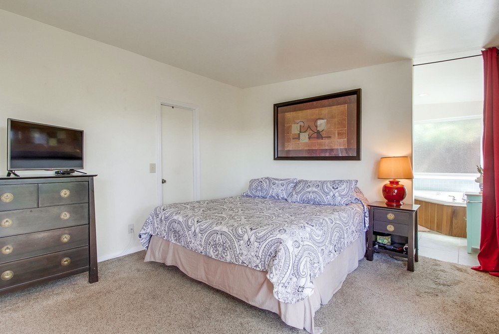 Virtual tour photo 31 of 60 for 4247 View Pl