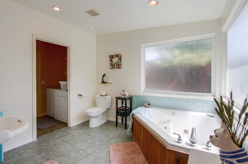 Virtual tour photo 34 of 60 for 4247 View Pl