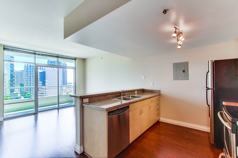 Virtual tour photo 1 of 33 for 425 Beech Street #1202