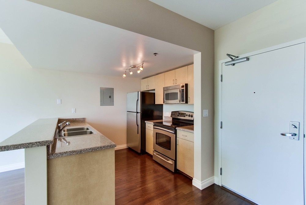 Virtual tour photo 7 of 33 for 425 Beech Street #1202