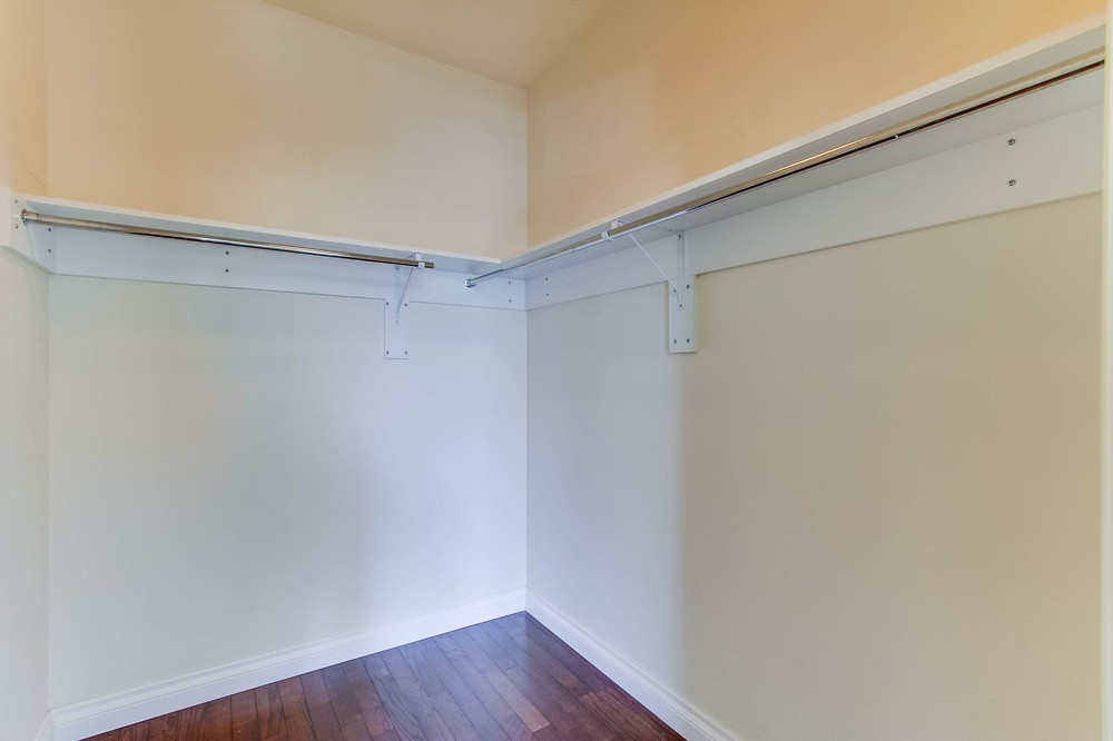 Virtual tour photo 16 of 33 for 425 Beech Street #1202