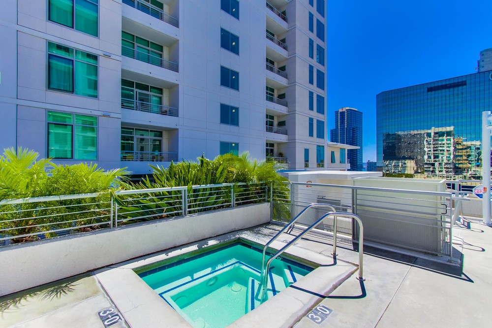 Virtual tour photo 31 of 33 for 425 Beech Street #1202