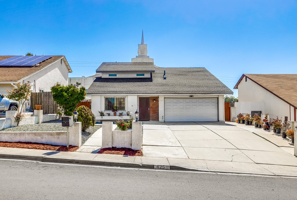 Virtual tour photo 1 of 52 for 425 Ozzie Way
