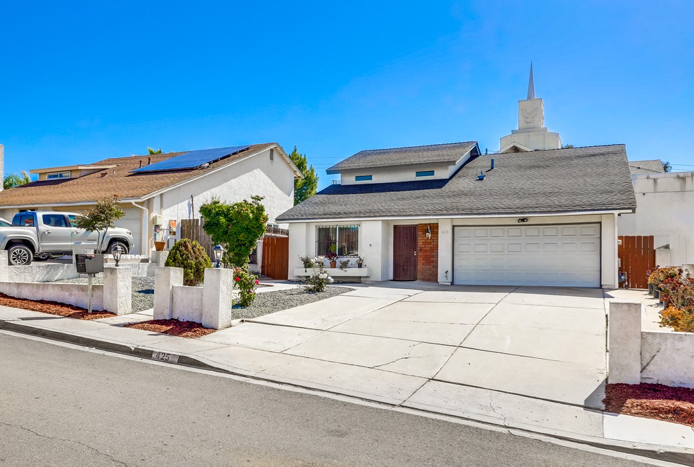 Virtual tour photo 3 of 52 for 425 Ozzie Way