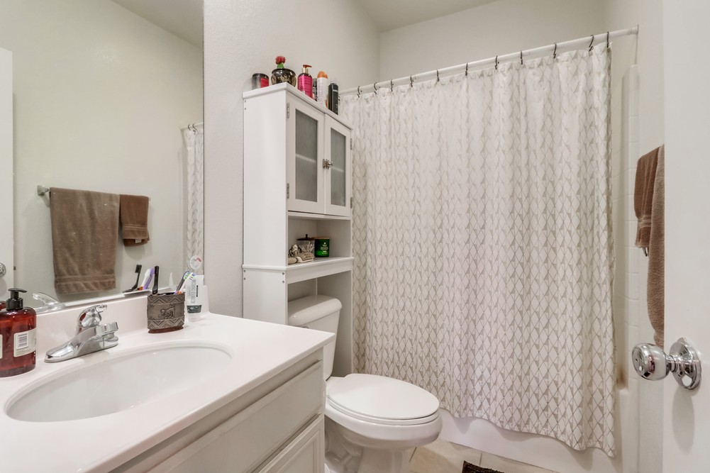 Virtual tour photo 34 of 50 for 425 S Meadowbrook Dr