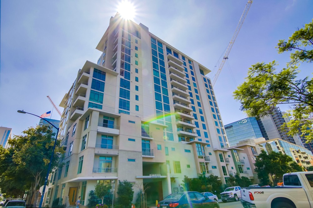 Virtual tour photo 3 of 31 for 425 W Beech St #1107